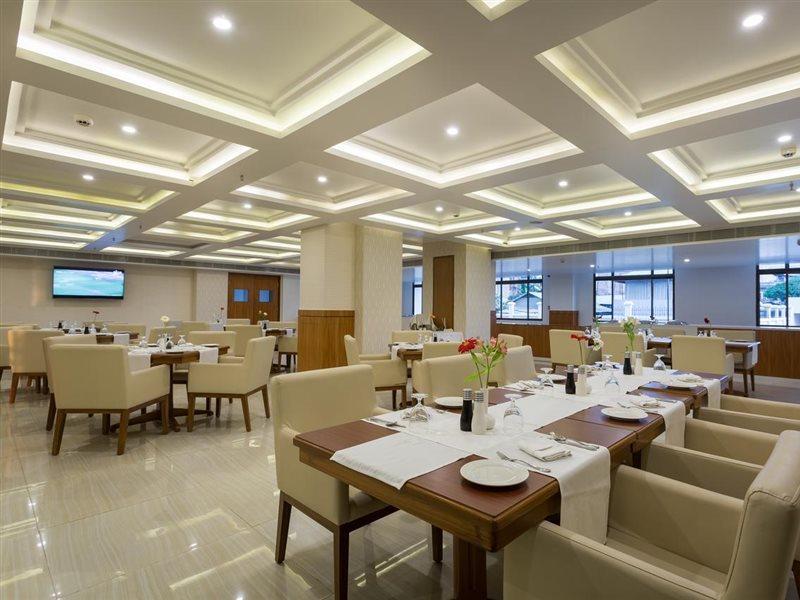 Classic Grande,A Member Of Radisson Imphal Exterior photo