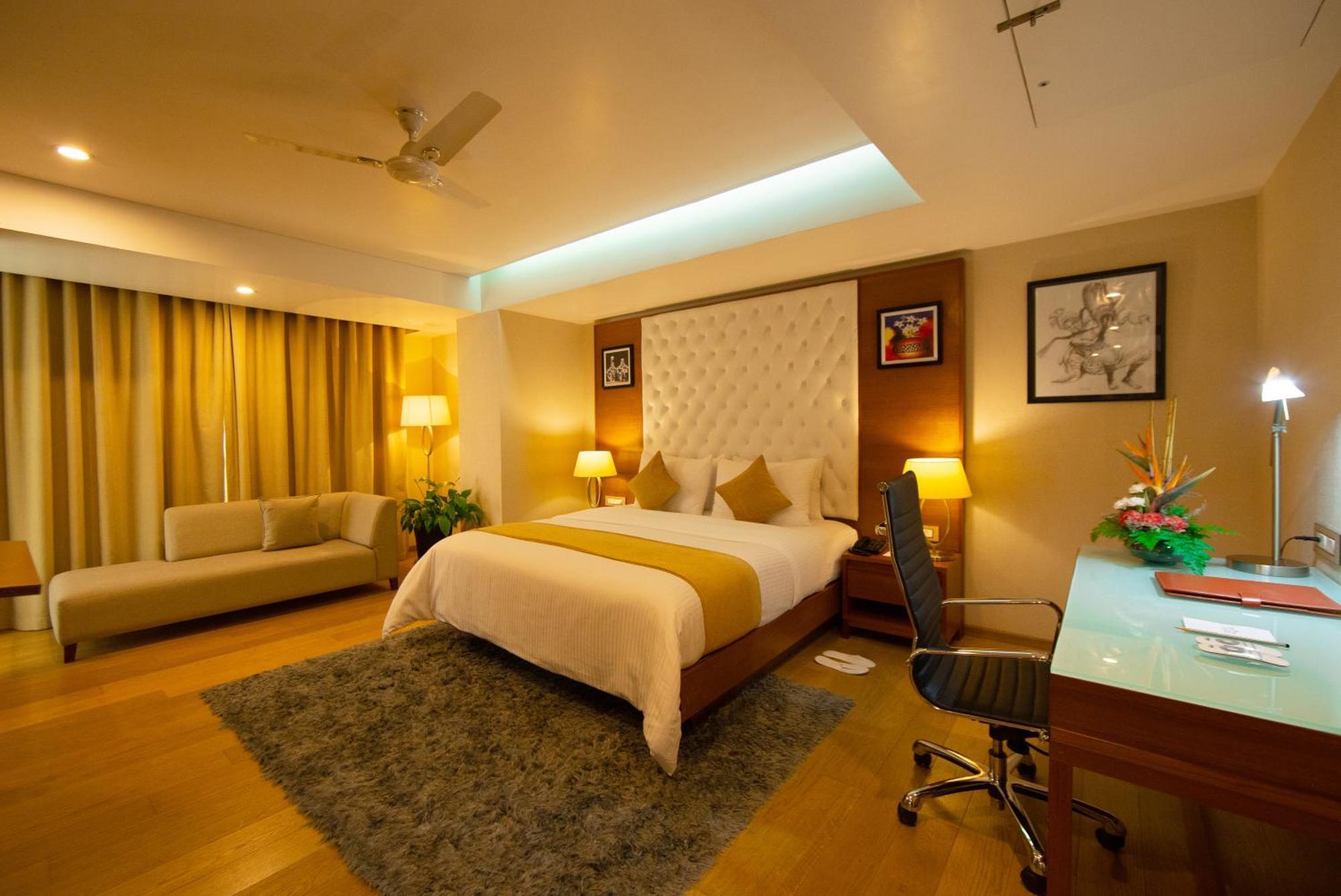 Classic Grande,A Member Of Radisson Imphal Exterior photo